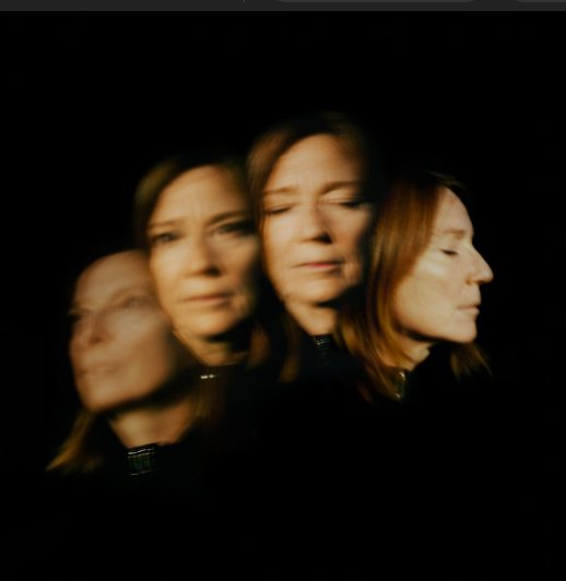 “Lives Outgrown” di Beth Gibbons.